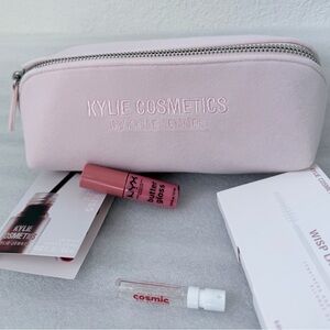 Kylie Cosmetics Velvet Pouch Gift Set